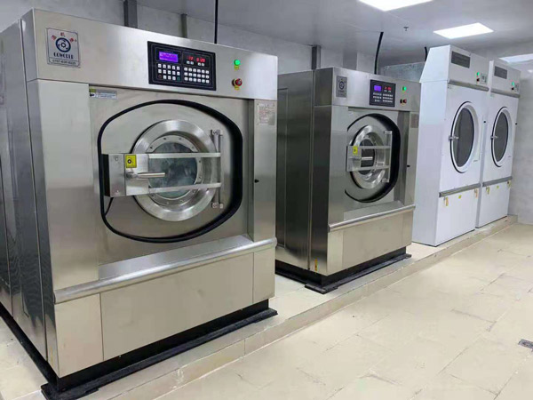 學(xué)校洗衣房設(shè)備的全自動(dòng)洗脫機(jī)怎么使用？